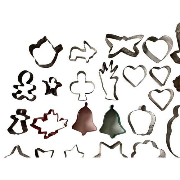 Metal Cookie Cutters Assorted Vtg Lot 43 Teapot Cat Rabbit Leaf Bell Apple Tree - Picture 11 of 14